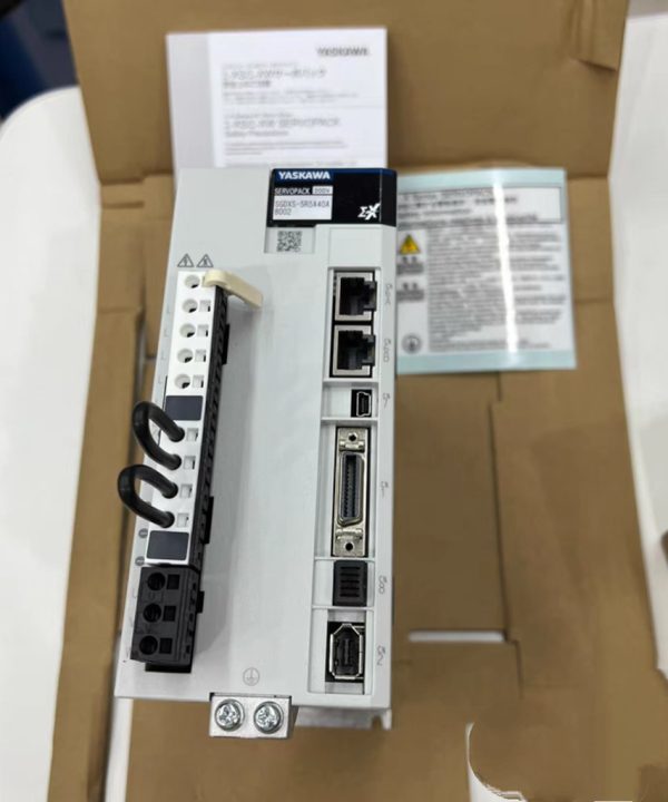 SGDXS-5R5A40A8002 Điều Khiển Yaskawa/2r8a40a/1r6a/R90a/7r6a/120A/180 Hoàn Toàn Mới